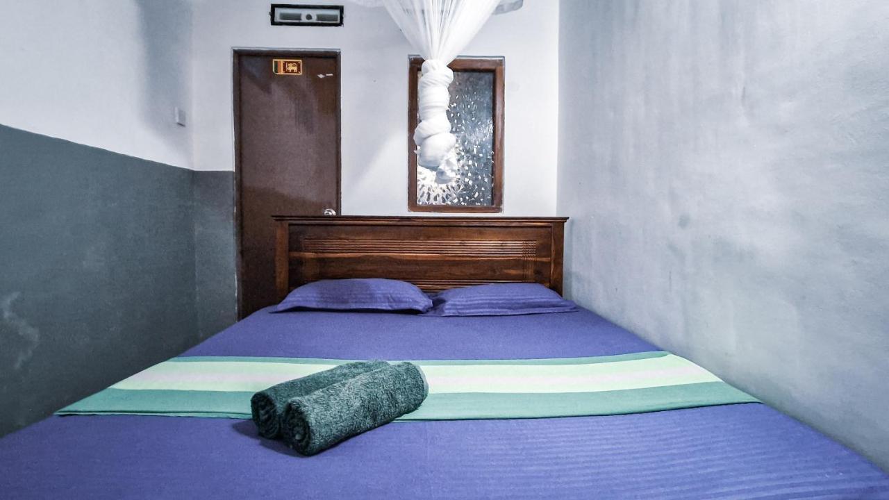 웰리가마 Sun Set Sea Family House B&B 외부 사진